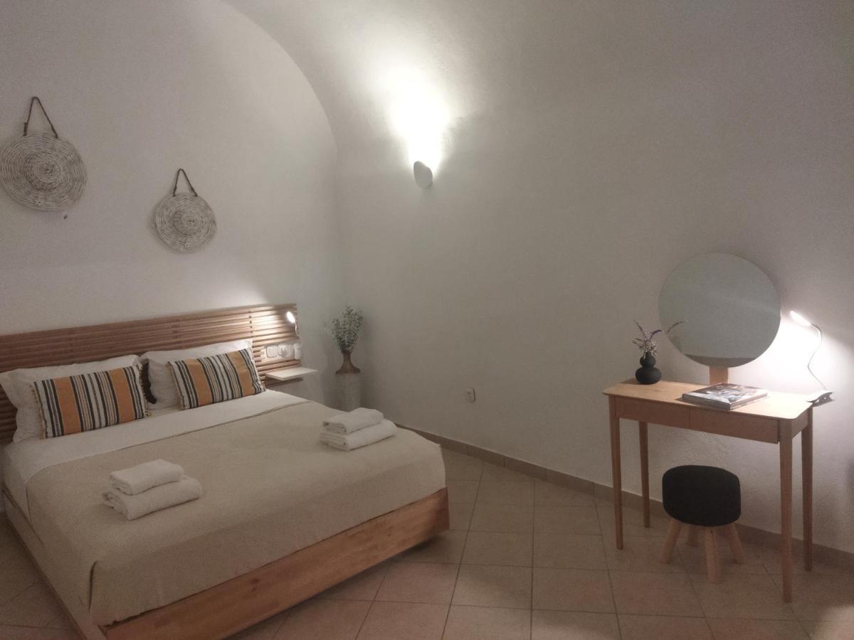 Angeleve Villa With Private Jacuzzi Fira  Exterior photo
